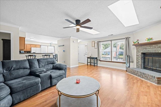 1904 Lapis LN, Virginia Beach, VA 23456