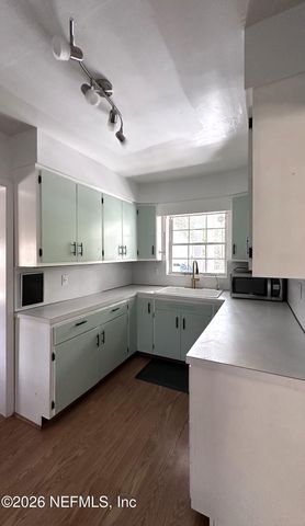 2836 IONIC Avenue, Jacksonville, FL 32210