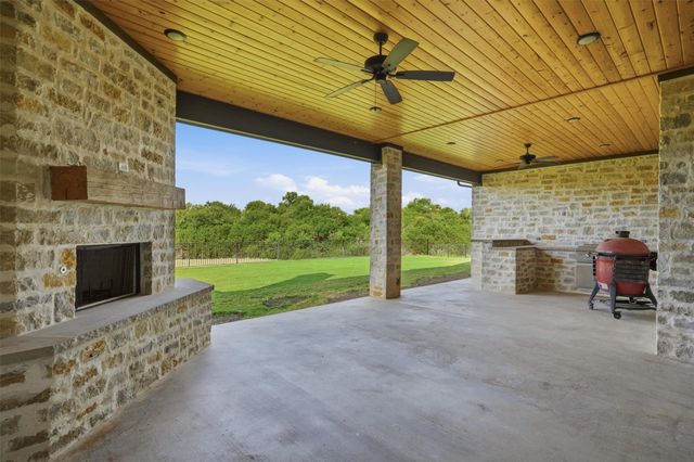312 Elliott Court, Cresson, TX 76035