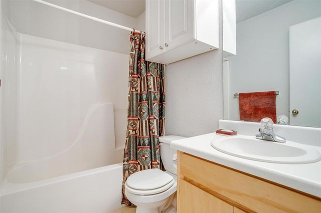 1409 Robyn Road, Azle, TX 76020