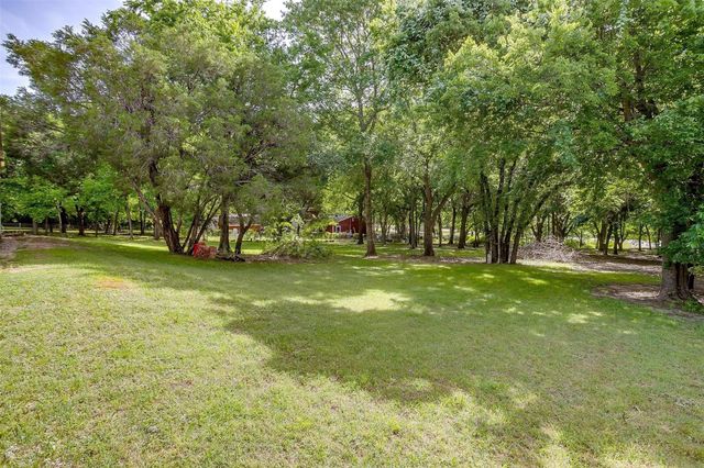 1409 Robyn Road, Azle, TX 76020
