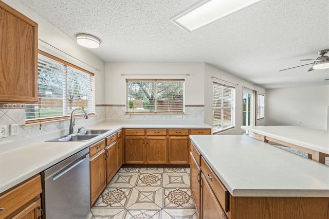 805 Catumet DR, Pflugerville, TX 78660