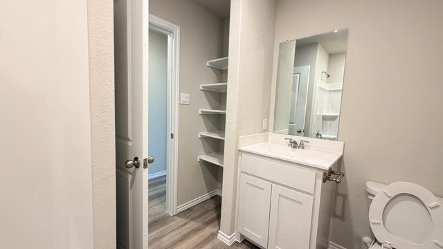 560 ARROYO Drive, Cleburne, TX 76033