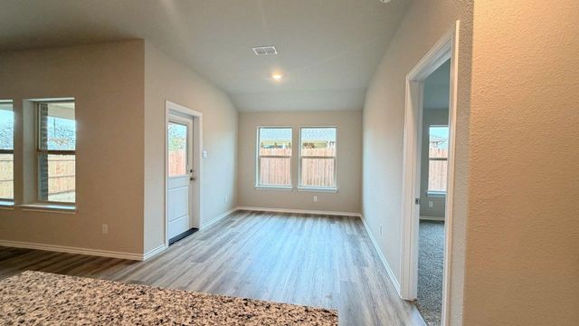 560 ARROYO Drive, Cleburne, TX 76033