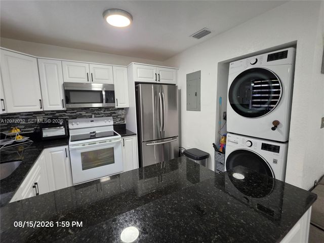 11424 NW 94th Place 7, Hialeah Gardens, FL 33018
