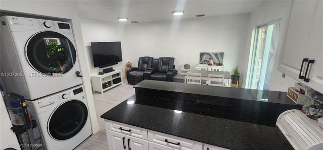 11424 NW 94th Place 7, Hialeah Gardens, FL 33018