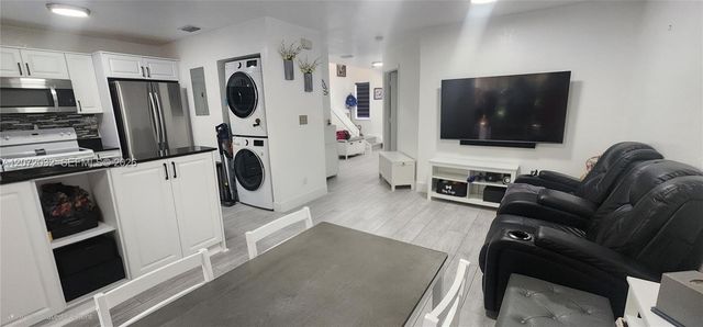11424 NW 94th Place 7, Hialeah Gardens, FL 33018