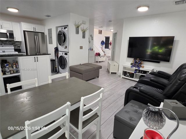 11424 NW 94th Place 7, Hialeah Gardens, FL 33018