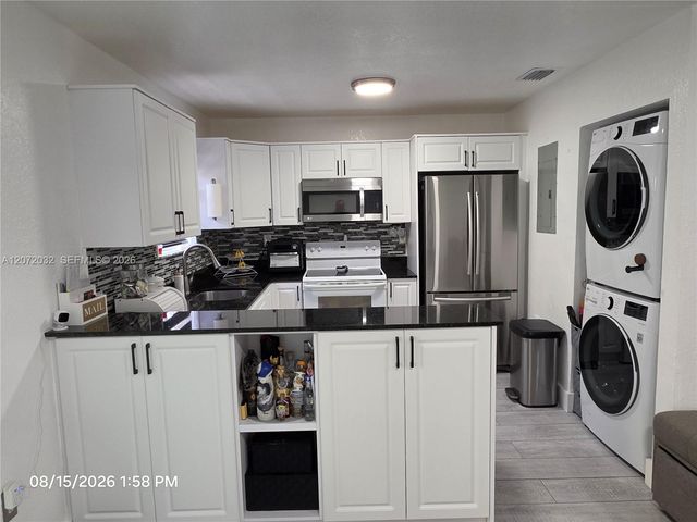 11424 NW 94th Place 7, Hialeah Gardens, FL 33018