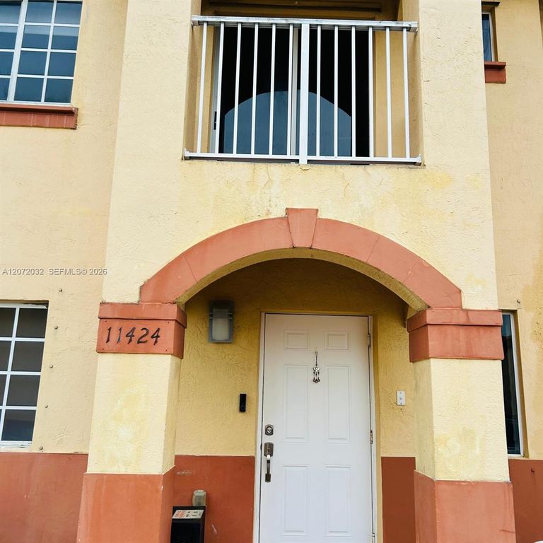 11424 NW 94th Place 7, Hialeah Gardens, FL 33018