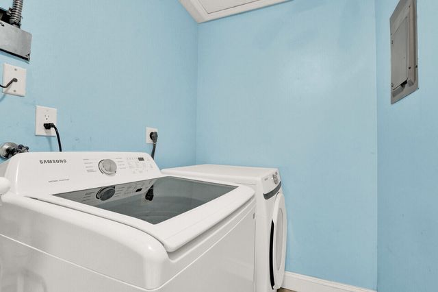 5272 Bosque Lane 31, West Palm Beach, FL 33415