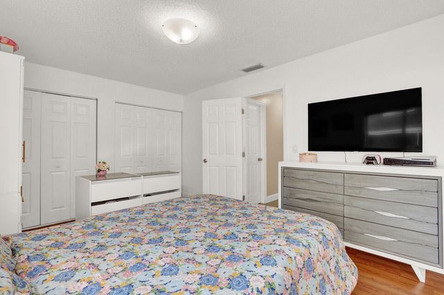 5272 Bosque Lane 31, West Palm Beach, FL 33415