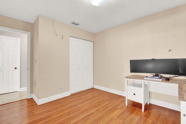 5272 Bosque Lane 31, West Palm Beach, FL 33415