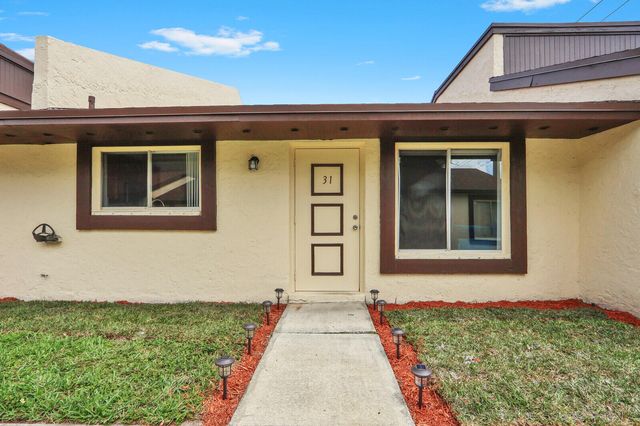 5272 Bosque Lane 31, West Palm Beach, FL 33415