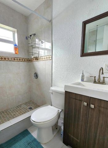 820 15TH Street 2, West Palm Beach, FL 33401