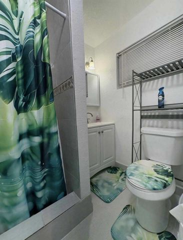 820 15TH Street 2, West Palm Beach, FL 33401