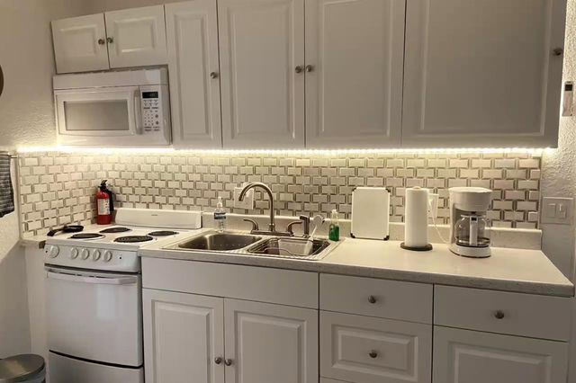 820 15TH Street 2, West Palm Beach, FL 33401