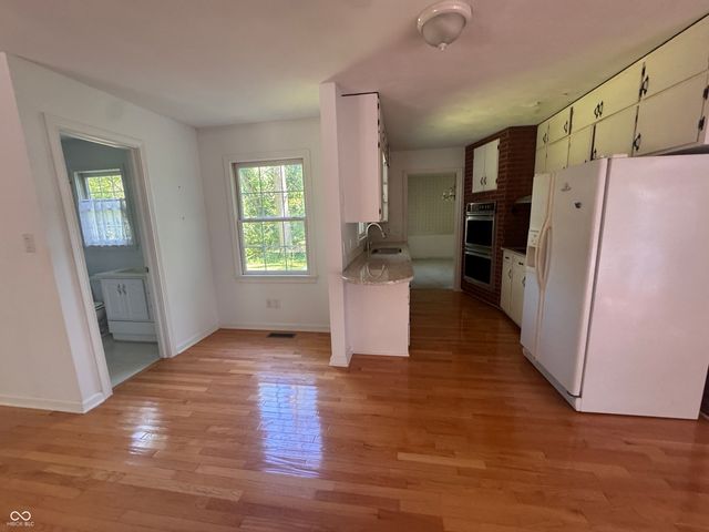 5924 Allisonville, Indianapolis, IN 46220