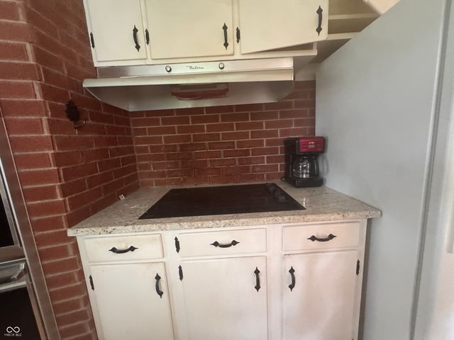 5924 Allisonville, Indianapolis, IN 46220