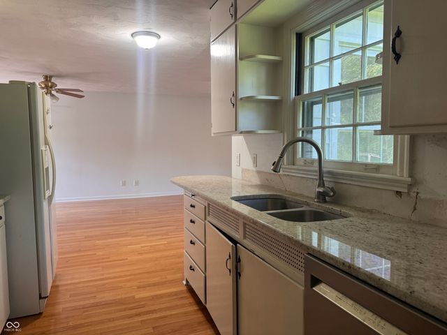 5924 Allisonville, Indianapolis, IN 46220