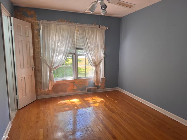 5924 Allisonville, Indianapolis, IN 46220