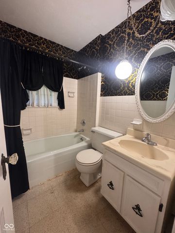 5924 Allisonville, Indianapolis, IN 46220