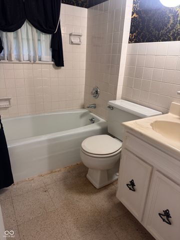 5924 Allisonville, Indianapolis, IN 46220
