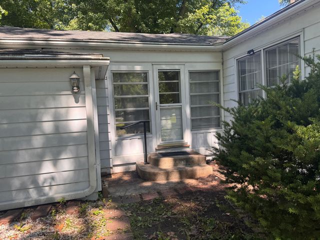 5924 Allisonville, Indianapolis, IN 46220