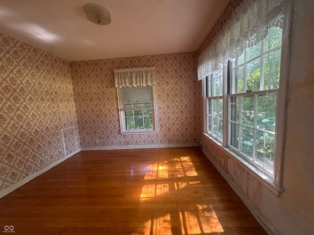 5924 Allisonville, Indianapolis, IN 46220