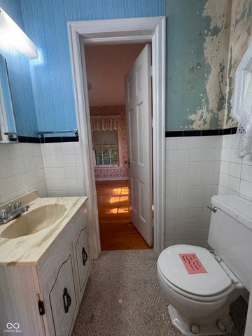 5924 Allisonville, Indianapolis, IN 46220