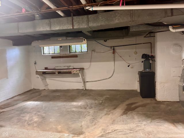 5924 Allisonville, Indianapolis, IN 46220