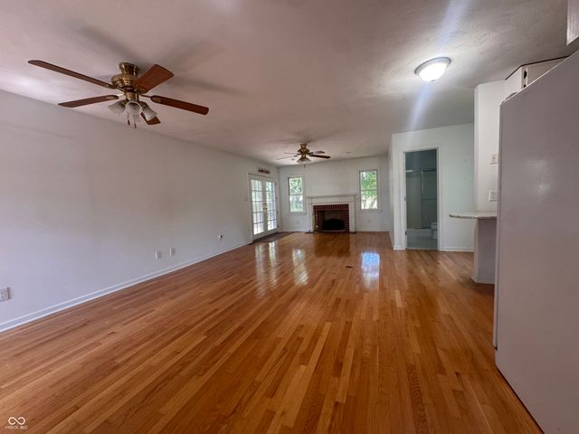 5924 Allisonville, Indianapolis, IN 46220
