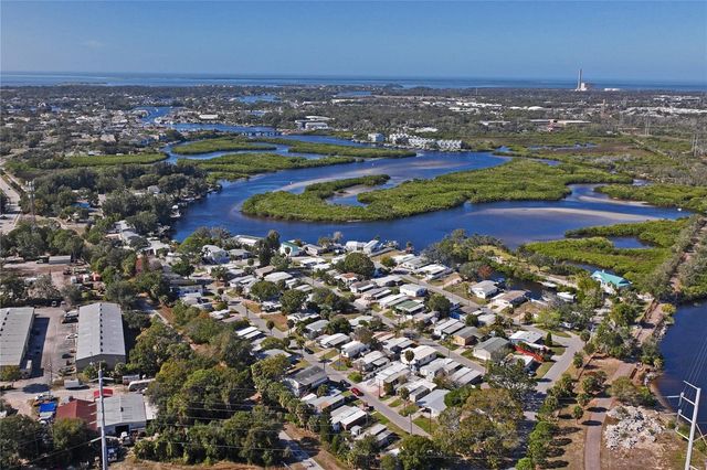 736 DRIFTWOOD LANE, Tarpon Springs, FL 34689