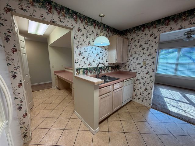 706 Meghan Street A, Siloam Springs, AR 72761