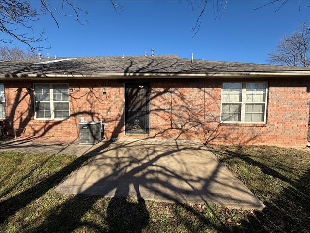 706 Meghan Street A, Siloam Springs, AR 72761