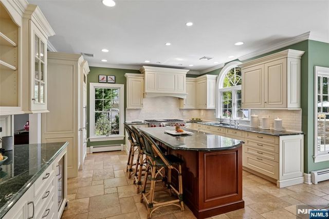 408 Drury Lane, Wyckoff, NJ 07481