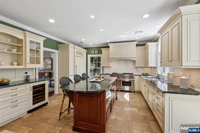 408 Drury Lane, Wyckoff, NJ 07481