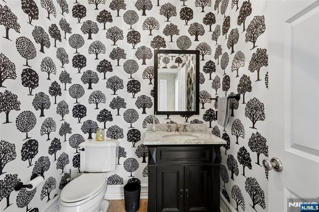 408 Drury Lane, Wyckoff, NJ 07481