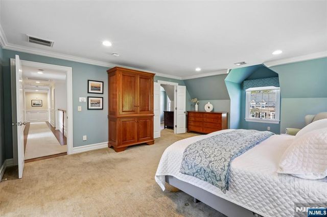 408 Drury Lane, Wyckoff, NJ 07481