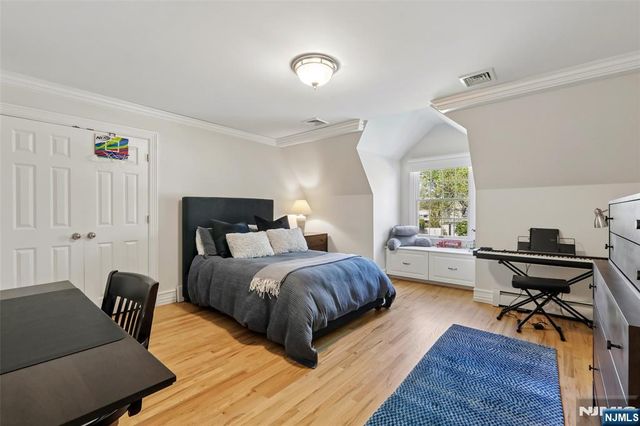 408 Drury Lane, Wyckoff, NJ 07481