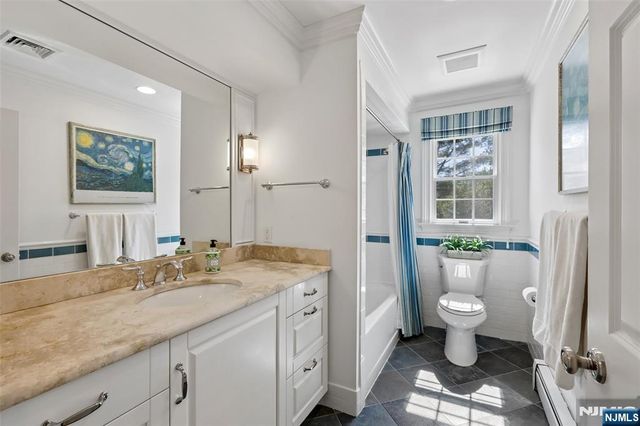 408 Drury Lane, Wyckoff, NJ 07481