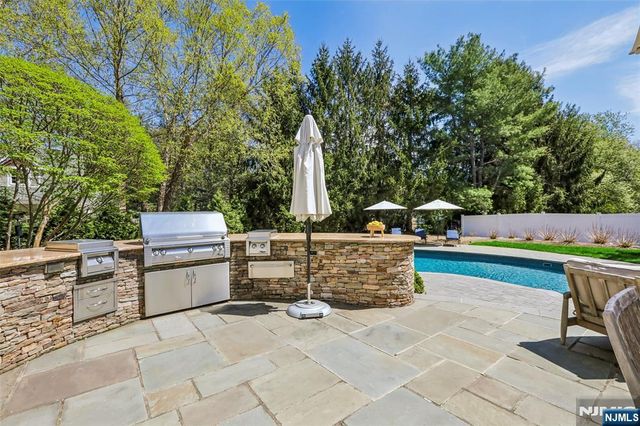 408 Drury Lane, Wyckoff, NJ 07481