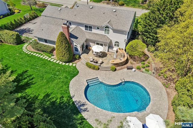 408 Drury Lane, Wyckoff, NJ 07481