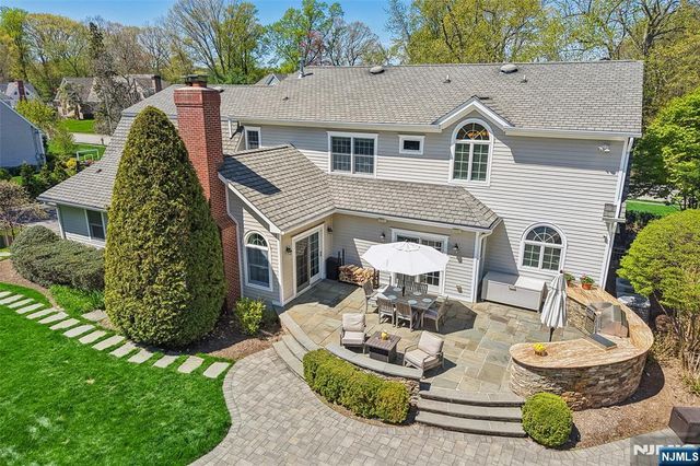 408 Drury Lane, Wyckoff, NJ 07481