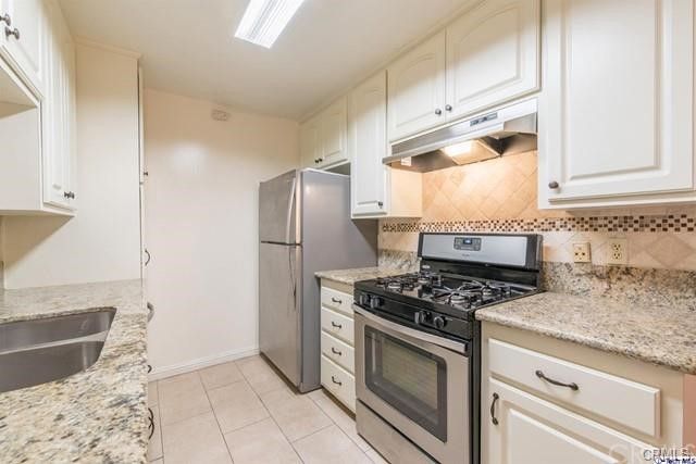 601 E Orange Grove 103, Burbank, CA 91501