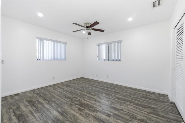 837 NW 41st Street A-b, Oakland Park, FL 33309
