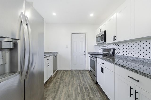 837 NW 41st Street A-b, Oakland Park, FL 33309