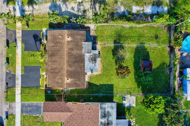 837 NW 41st Street A-b, Oakland Park, FL 33309