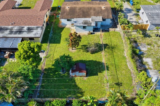 837 NW 41st Street A-b, Oakland Park, FL 33309