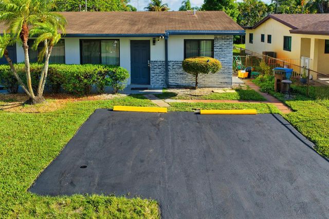 837 NW 41st Street A-b, Oakland Park, FL 33309